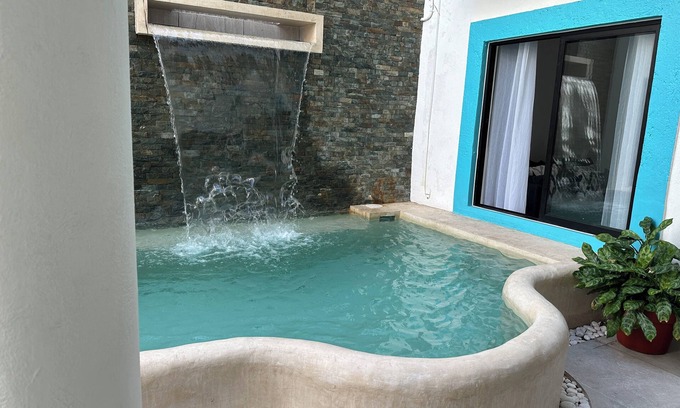 Centro de Playa del Carmen Hotel | Plaza Nardos Hotel & Suites