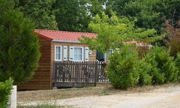 Saint-Andre-dAllas Casa | Pleasant mobile home on "Le Glandier" estate