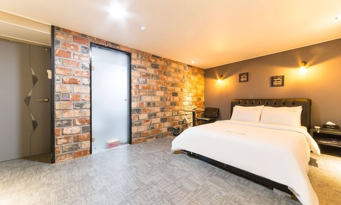 Siheung Hotel | Plus Wolgot