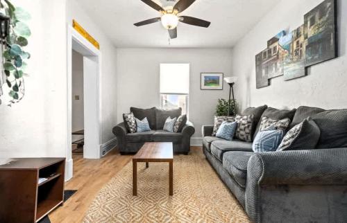 Mount Washington Casa | Plush 4BR Retreat Patio & Parking