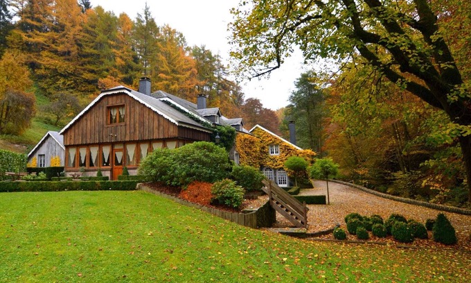 Orchimont Casa | Molino de lujo en Vresse-sur-Semois con piscina al interior