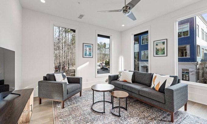 Palmetto Condominio | Plutus' Playhouse