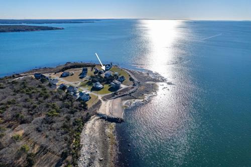 Cataumet Casa | Pocasset Family retreat ocean view