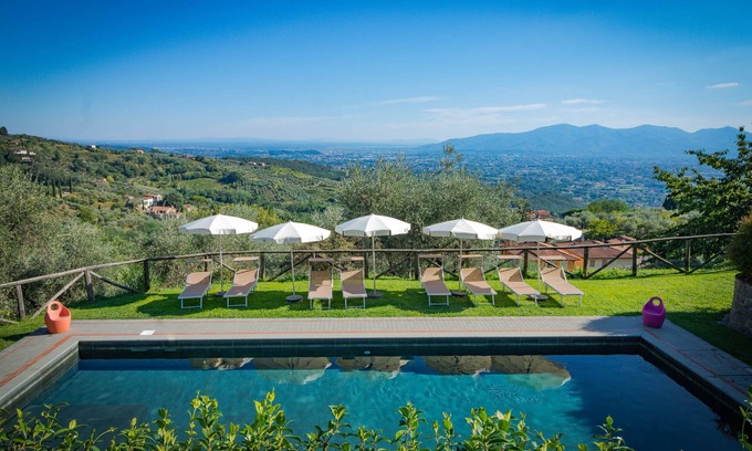 Nozanno Villa | Podere Alte, casa de campo con piscina privada, vista, WiFi