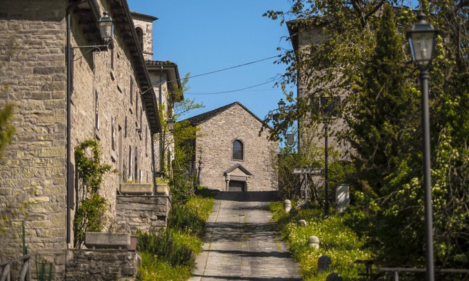 Polinago Cama Y Desayuno | Podesteria hostel in Gombola - art and culture