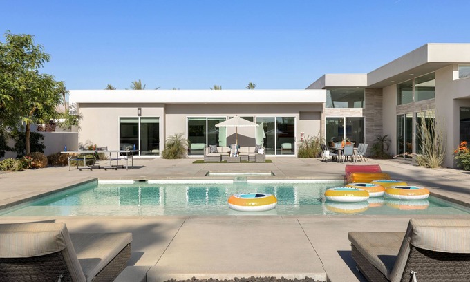 La Quinta Villa | Polo Villa 11 by Avantstay Bright Interior w/ Outdoor Bocce Ball, Pool & Spa 260330 5 Bedrooms