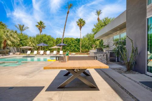 La Quinta Casa | Polo Villa 4 by AvantStay Features Outdoor Kitchen, Pool, & Spa 260-318 5 Bedrooms
