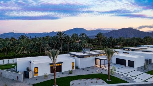 La Quinta Casa | Polo Villa Aura 2 Homes Pickleball Putting Green Sleeps 32