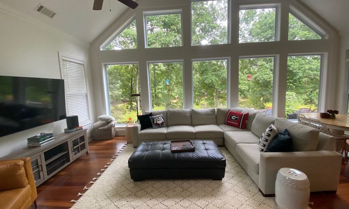 Green Acres Casa | Pond View Retreat: Your Ultimate Athens Getaway Minutes To Sanford Stadium