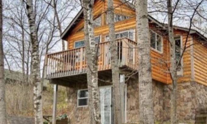Outing Cabina | Pontoon Onsite for Rent - Lakefront cabin on 1700 acre lake by ATV trails
