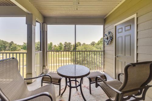 Calabash Apartamento | Pool Access and 11 Mi to Beach Calabash Condo!