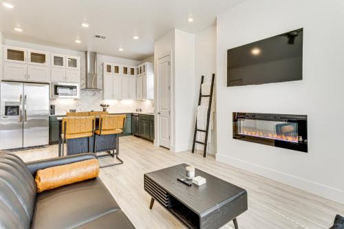 Oklahoma City Casa | Pool Access and Private Yard Oklahoma City Retreat