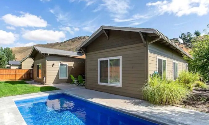 Highlands Casa | POOL BBQ Patio | Pool Table | Summer Fun