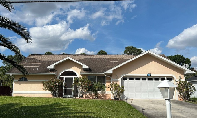 Eisenhower Casa | Pool Home- relaxing - family friendly - pet friendly.