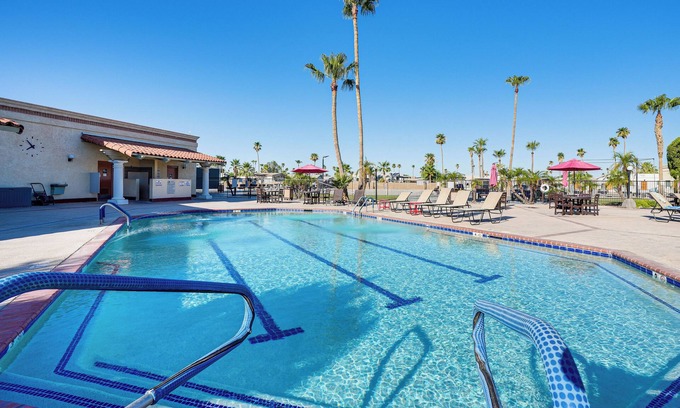 Yuma Casa | Pool, Hot Tub & Tennis Courts: Yuma Home Near Dtwn