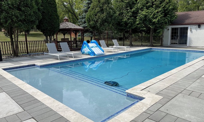 Circleville Casa | Pool house on a park-like estate, Pet friendly, 7 min to LegoLand.