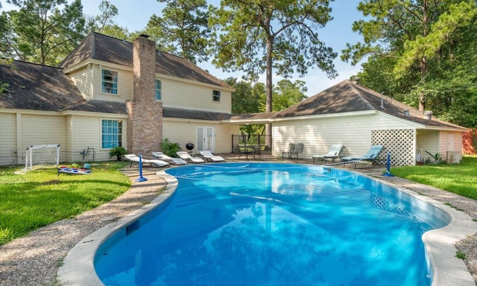 Ponderosa Forest Casa | Pool Oasis | Games | WiFi | BBQ | Yard | Sleep 16