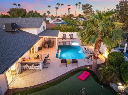 South Scottsdale Casa | Pool Spa Ping Pong Pool Table Arcade Corn Hole