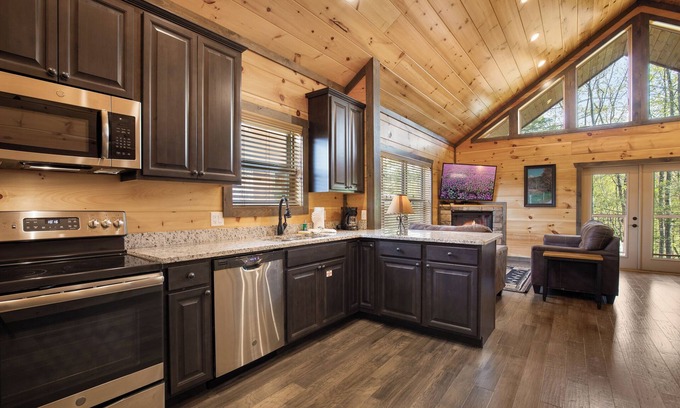 Gatlinburg Villa | Poolin Around