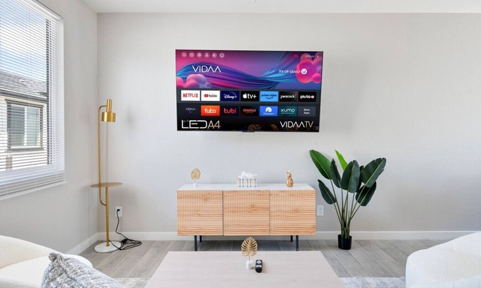 Glendale Apartamento | Poolside 2B2B - Comfy Beds & Free Parking