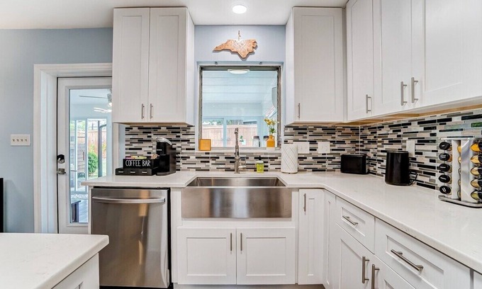 Ashbrook - Clawson Village Casa | Poolside Bungalow w/ Fire Pit Fun | Luxe King Suite