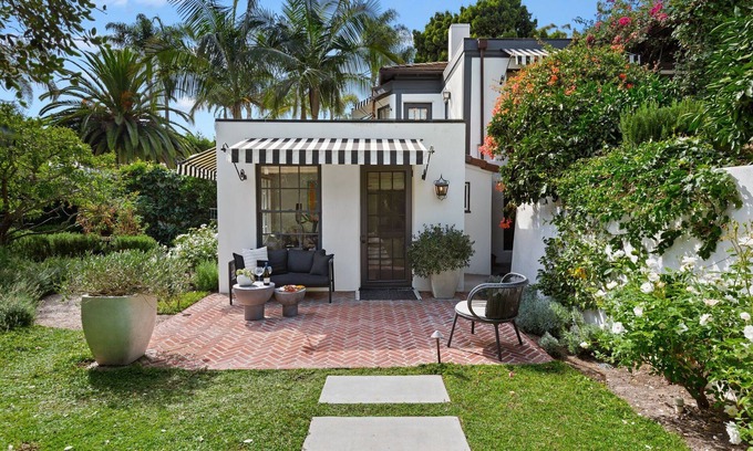 Upper East Casa | Poolside Cabana - Cozy & Chic on Private Estate