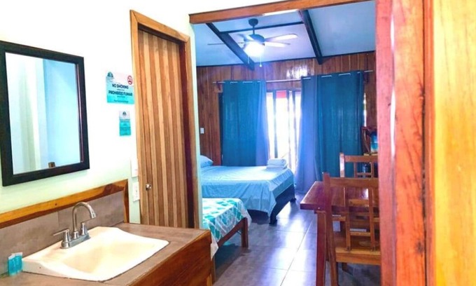 Esterillos Este Apartamento | Poolside Studio