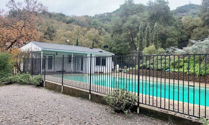 Morgan Hill Cabaña | Poolside Wine Country Retreat