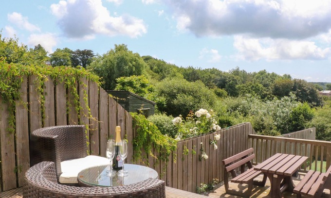 Blackawton Cabaña | POPPY COTTAGE, pet friendly, country holiday cottage in Blackawton