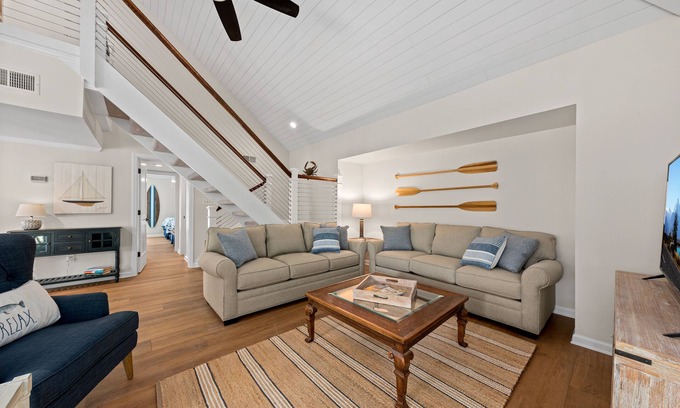 Spinnaker Beachhouses Casa | ¡Popular Spinnaker Beach House! Cerca de la playa con vistas al campo de golf. ¡Mascota amigable!