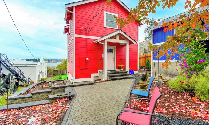 Retsil Apartamento | Port Orchard Guest House - Walk to Bay Street!