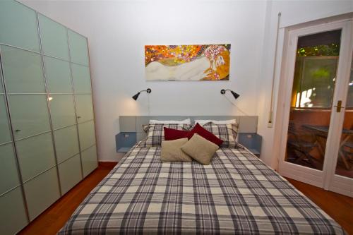 Gianicolense Apartamento | PORTA PORTESE apartment