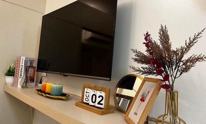 Las Pinas Apartamento | Posh 1BR @ SM Southmall w/100mbps and Netflix