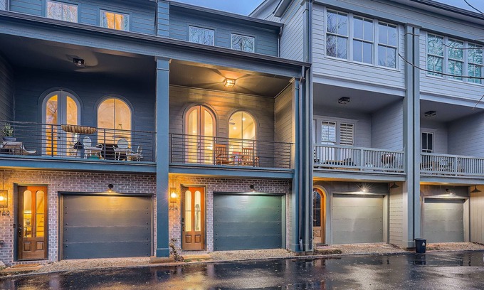 Lake Claire Casa | Posh Townhome in Beautiful Lake Claire