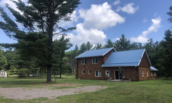 Black River Falls Cabina | Powerhouse Cabin Black River falls Wisconsin