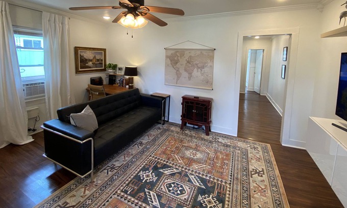 Prairie Grove Casa | ' Prairie Place ' The Comfy Cottage Duplex