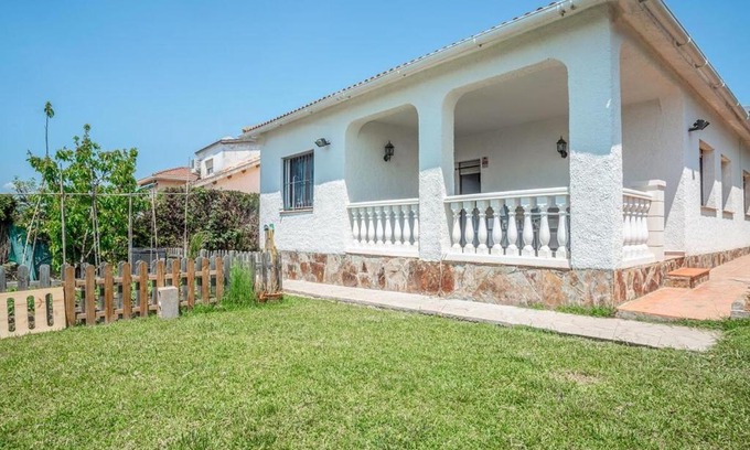 El Vendrell Apartamento | Preciosa casa con un enorme jardín