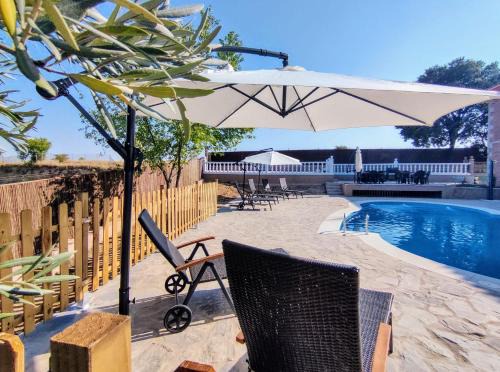 Casarrubios del Monte Villa | Preciosa villa para grupos grandes con piscina y BBQ