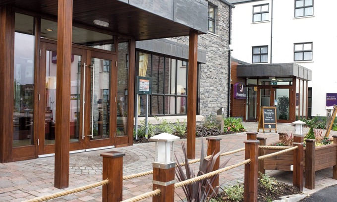 Lisburn Hotel | Premier Inn Lisburn