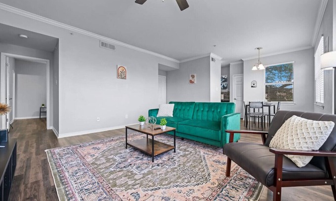Fossil Creek Apartamento | Stylish Haven | 2 BR, 2 BA | Pool