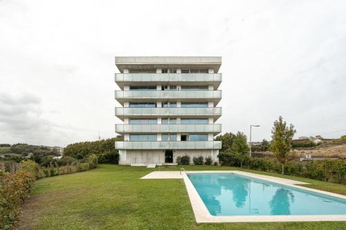 Vila Nova de Gaia Apartamento | Premium Apartments with Balcony, Pool & Garage by HostWise