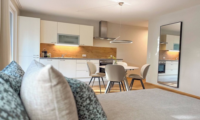 Seekirchen Markt Apartamento | Premium Apartment ONE: Your retreat with exclusive flair and private terrace