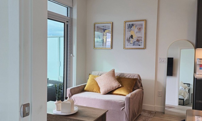 Kelowna Central Business District Apartamento | Premium DT Oasis | Lakeview Retreat