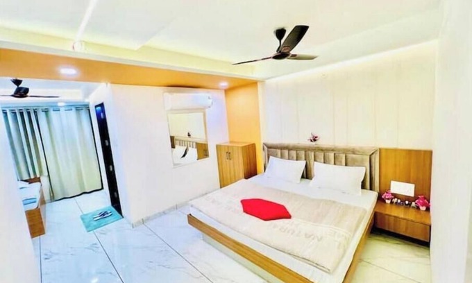 Maheshwar Apartamento | Premium quadruple room AC 3-5 occupancy@StayMore