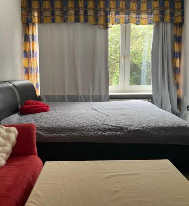 Mittelmeiderich Apartamento | Premium Ruhiges ganzes Apartment 90 m 2 Schlafzimmer große Küche Wohnzimmer