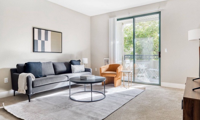 East San Mateo Apartamento | Premium San Mateo 1BR w/ Pool, Gym & W/D, near Target, by Blueground