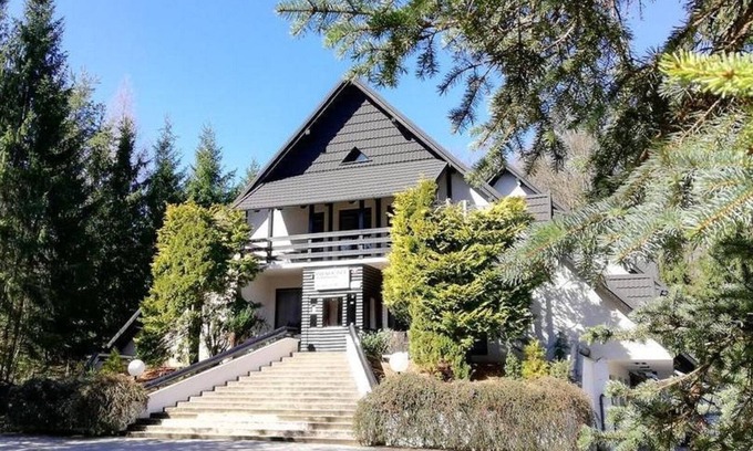 Velenje Casa | Prenočišča MRAZ *** Habitación individual clásica, baño privado, balcón, vista a las colinas