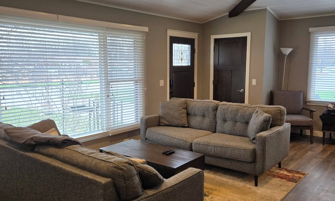 Appleton Casa | Prepared to be WOWEd by this 3 bedroom perfectly located house in Appleton.