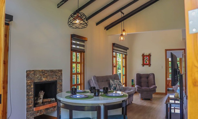 Filandia Cabina | Pretty Modern Cabin at the Tourist Area. MILAGROS
