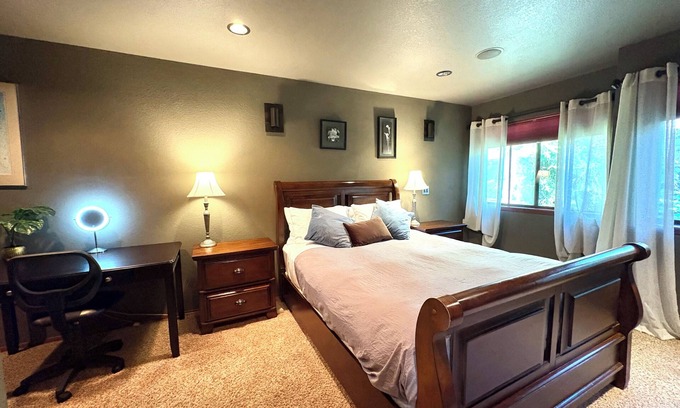 Northwest Bellevue Condominio | Prime 2BR Condo in Downtown Bellevue